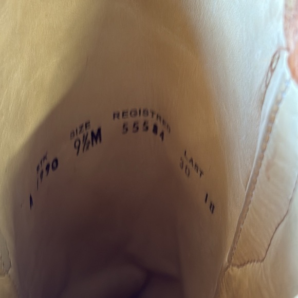 CORRAL Vintage Distressed Wings Hearts & Peace A1976 distressed boots Size 9.5 - Picture 15 of 15